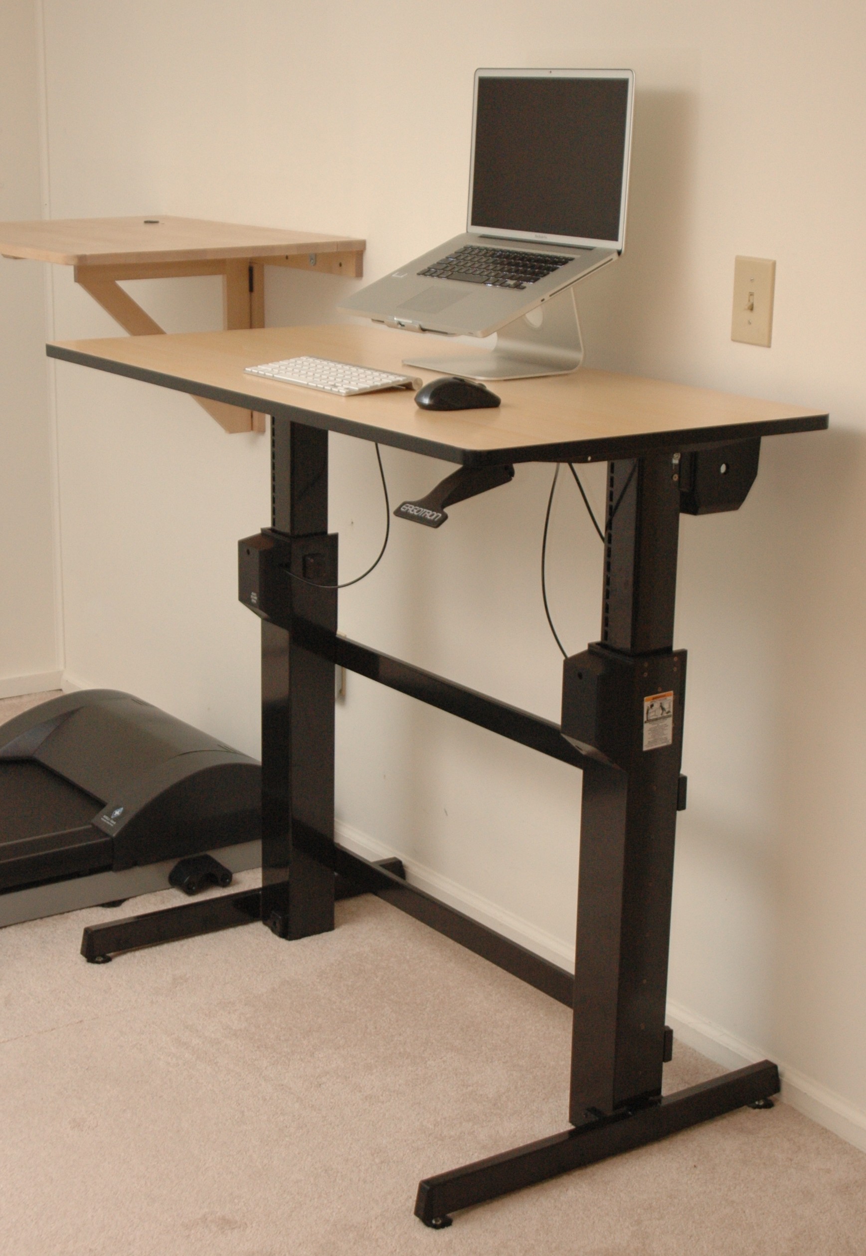 Ergotron Workfit-D Sit-Stand Desk review – DeskHacks