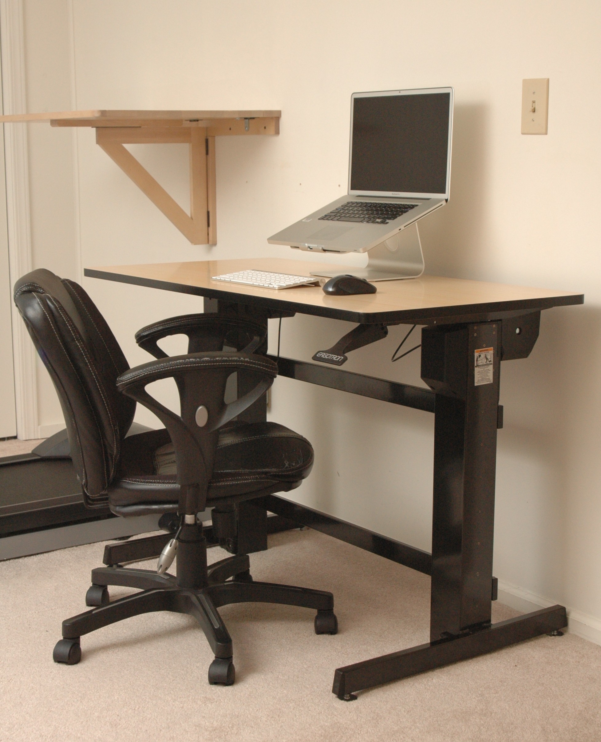 Ergotron Workfit D Sit Stand Desk Review Deskhacks